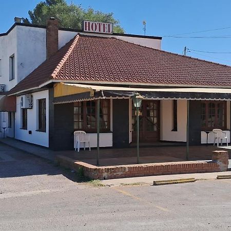 Hotel Y Restaurant Don Quijote Macachín Esterno foto